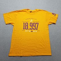 Los Angeles Lakers Shirt Mens XL Yellow Short Sleeve Crew Neck - $23.51
