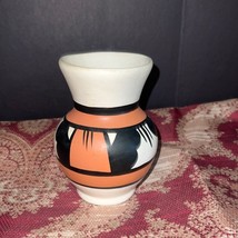 Navajo pottery vase handpainted - £17.05 GBP
