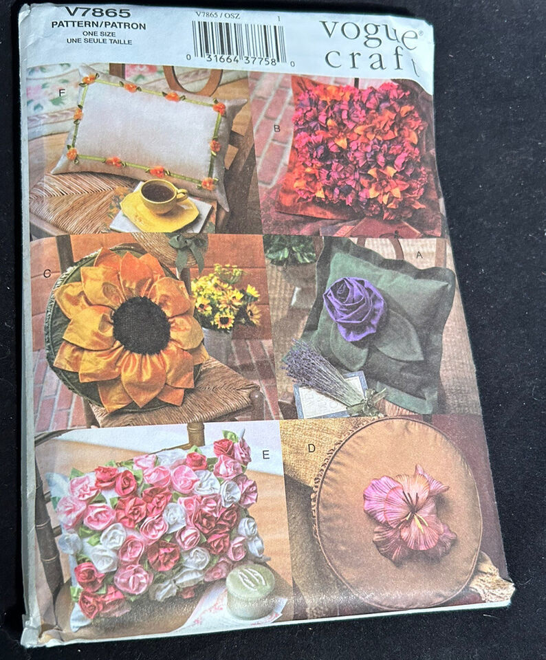   VOGUE #V7865 - BEAUTIFUL ( 6 STYLE ) FLORAL THROW PILLOWS PATTERN  FF Uncut - $8.91