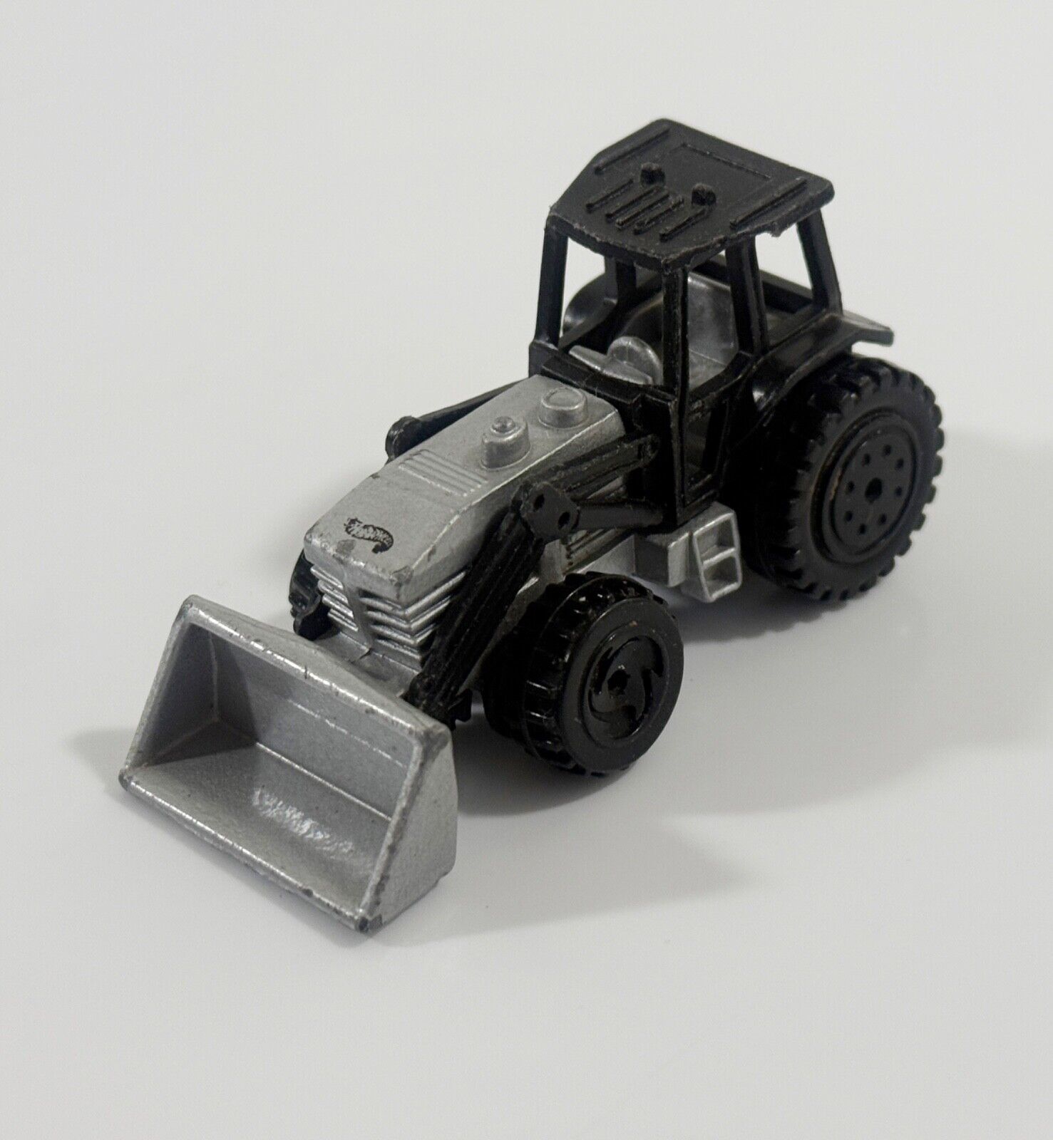 1991 HOT WHEELS TRACTOR SHOVEL SILVER &amp; BLACK DIECAST FRONT END LOADER - $4.94