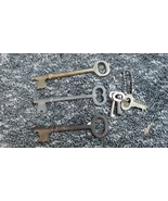 Lot Of 8 VTG Style Antique Skeleton / Handcuff Keys Cabinet Box Jeweler - $191.87 MXN