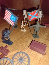 VTG 35 Plastic Civil War Toy Soldiers Army Men 2&quot; Gettysburg Figures 2 H... - $222.81 MXN