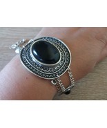 Silver Plated Curved Shaped Oval Black Onyx Chain Link Bracelet - $39.00