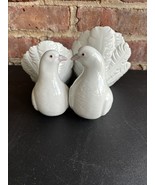 Lladro Pair of Doves Kissing Lovebirds Porcelain Figurine 1169 Pink Eyes... - $1,225.00 MXN