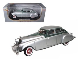 1933 Pierce Arrow Silver 1/18 Diecast Model Car by Signature Models - $137.49