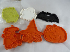 Vintage Halloween Cookie Cutters Bat  Witch  Ghost Monster Lion Pumpkin ... - £10.86 GBP