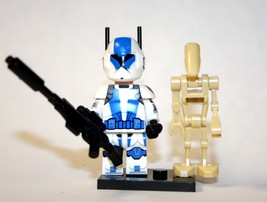 Blue and White Clone Trooper with Droid Clone Wars Star Wars Building Minifigure - £7.20 GBP