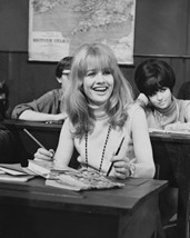 Judy Geeson B&amp;W 16X20 Canvas Giclee Seated At School Desk To Sir With Love - £55.93 GBP
