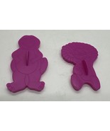 Vintage 1993 Barney the Dinosaur &amp; Baby Bop Cookie Cutters by Wilton - $122.21 MXN