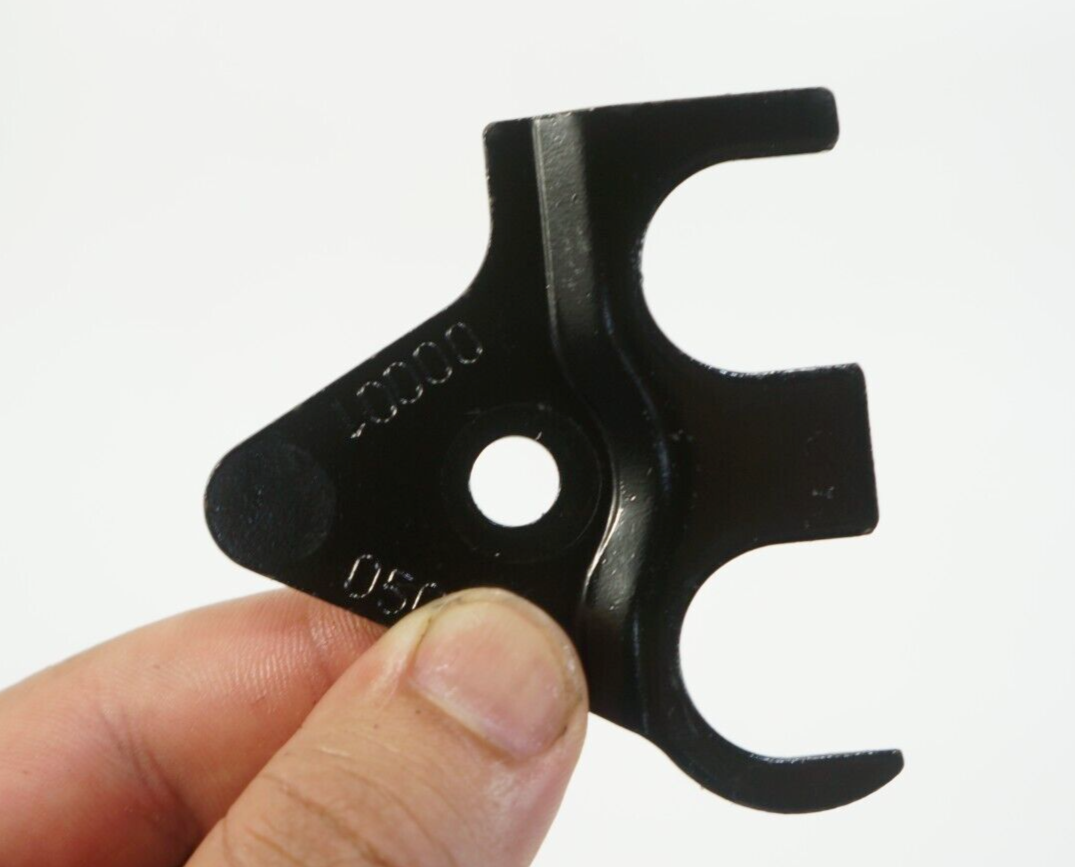 2010-2015 jaguar xk xf xj oil pipe hose mounting bracket OEM - $33.00