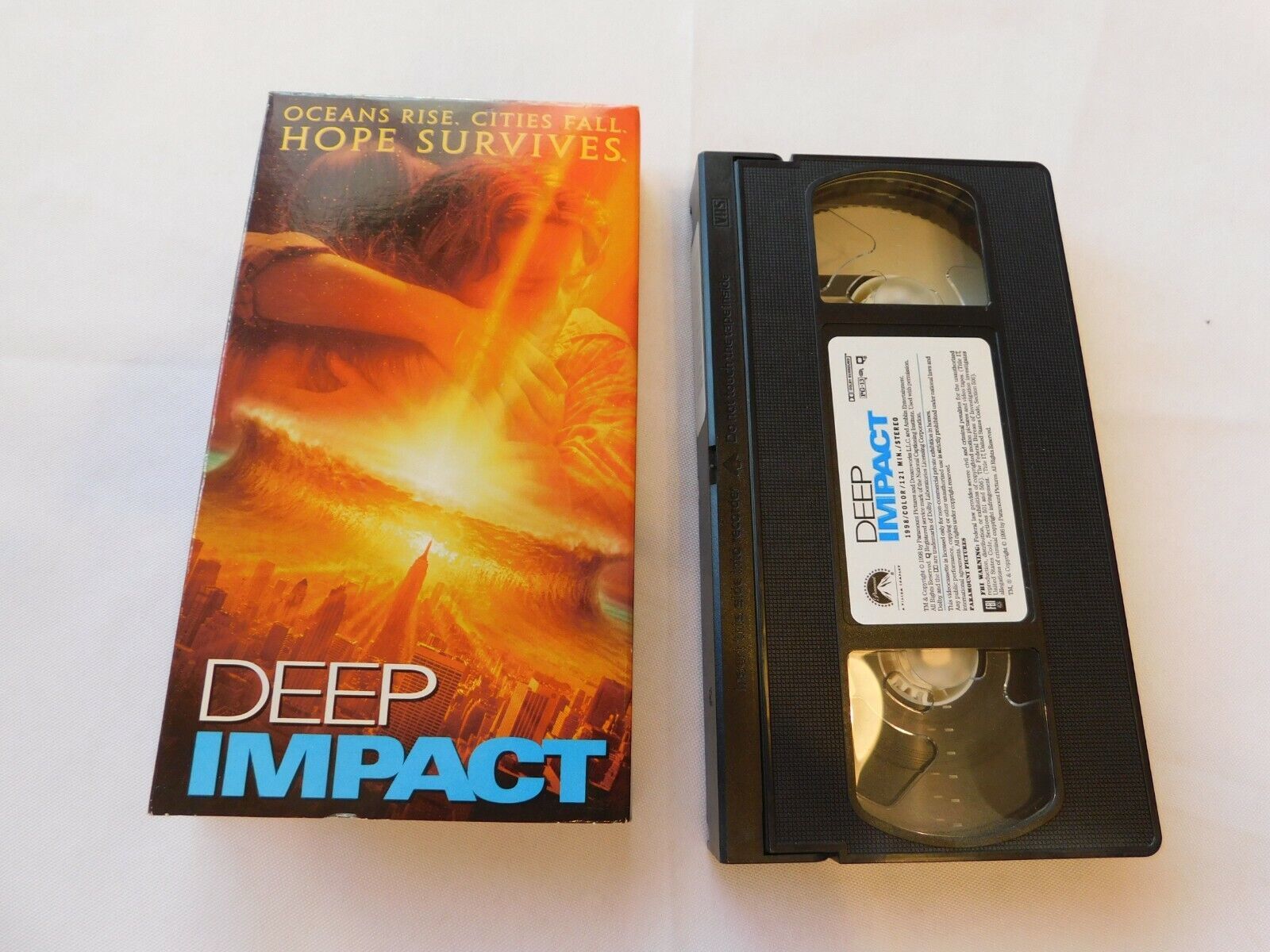 Primary image for Deep Impact VHS 1998 Rated PG-13 Robert Duvall Morgan Freeman Pre-owned *^