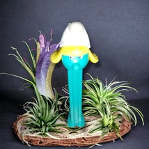 Vintage Smurfette Pez with Eyelashes Pez Dispenser, 1987 - $78.82 MXN