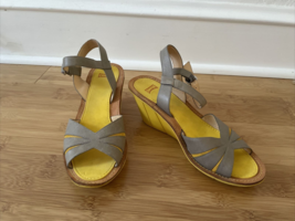 Camper 39 8.5 Fillipa Gray Yellow Leather Wedge Sandals Ankle Strap - $45.60