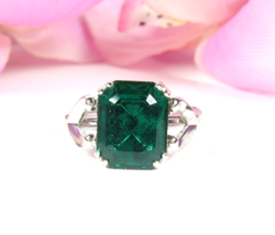 STERLING SILVER Vintage RING Solitaire GREEN Glass Gem Rectangle UNCAS S... - $32.66
