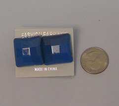 Fashion Earrings Blue Square Earrings Huggie Plastic Push Back Fasteners - £6.41 GBP