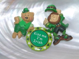 Vintage Lot of 2 Plastic Hallmark Cards Signed Dancing Irish Bear Leprechaun Pin - £6.84 GBP