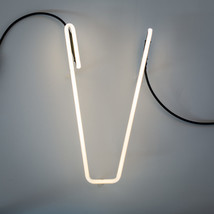 SELETTI Alphafont Wandlampe Neon Letter V Weiß Höhe 17 CM 58030606OX - £32.97 GBP