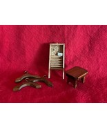 Vintage Lot of Dollhouse Accessories 3 Wood Hangers Wood Foot Stool Wash... - €16,98 EUR