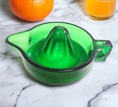 Vintage Pressed Green Glass Depression Style Large Hand Juicer Juice Reamer - £18.64 GBP