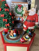 Vintage Enesco Small World of Music A Visit From Santa Claus 551368, 1986 - £50.53 GBP