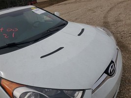 Hood White 4dr OEM 2013 Hyundai Veloster MUST SHIP TO A COMMERCIALY ZONE... - £375.48 GBP