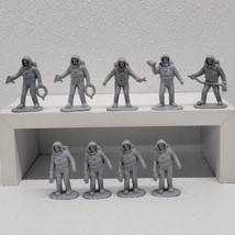 Vintage Gray Plastic Astronaut Space Men Figures Lot Of 9 - £11.81 GBP