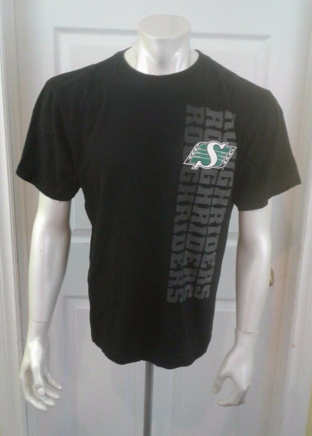 Saskatchewan Roughriders CFL Football Black Short Sleeve Crew Neck T Shirt Sz M - $11.87