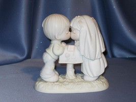 Precious Moments &quot;Sealed With a Kiss&quot; Figurine by Enesco W/Box. - £27.17 GBP