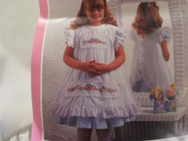 2001 Mary Maxim LITTLE GIRLS PINAFORE Counted Cross Stitch Kit #37479 - £14.14 GBP
