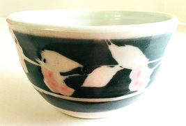 Studio Art Pottery Bowl Dark Gray &amp; White w/ Pink Floral 2.5&quot;H 4&quot;W Signe... - $9.99