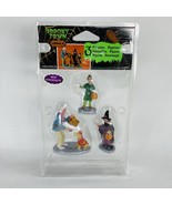 New! Lemax Spooky Town 3 Pack Halloween Figurines &quot;Everyone Gets a Treat... - $285.40 MXN