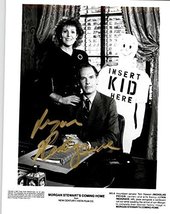Lynn Redgrave (d. 2010) Signed Autographed Glossy 8x10 Photo - COA Matching Holo - $34.64
