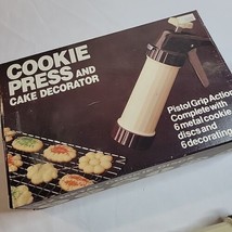 Vintage Fox Run Cookie Press Cake Decorator Kit Pistol Grip Action 4397 Read  - £10.38 GBP