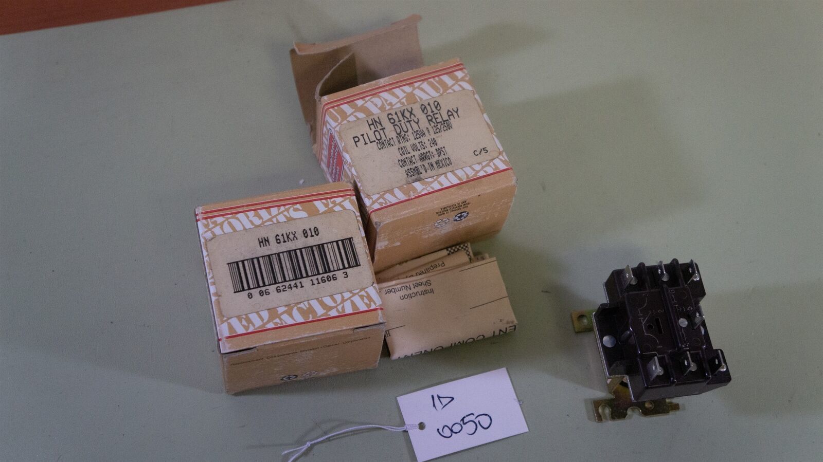 Lot of 2 Carrier HN-61KX-010 , W-R/RBM , Pilot Duty Relay - Coil 240V - $9.77