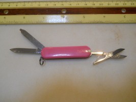 Victorinox Classic SD Swiss Army knife i n medium  pink - £3.99 GBP