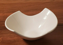 10 Strawberry Street White Modern Shape Nut Candy Dish - £11.82 GBP