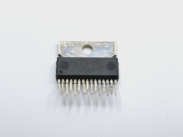 HA13121 Hitachi 17W Dual BTL Audio Power Amplifier ZIP-15 - $4.80