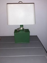 Vintage Ray-O-Vac Portable Camping Light Lamp Lantern Green Goose White shade - £64.87 GBP