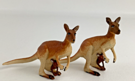 Safari Ltd Kangaroo Figures Topper Realistic Animal Joey Marsupial Vinta... - $14.80