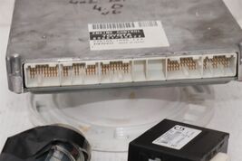 04 4Runner 4x2 4.0 ECM ECU Engine Control Module Immo Ignition Key 89661-35A22 image 2