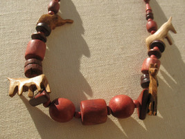 26&quot; Wooden Jungle Safari Necklace Chain Wood Beads Giraffe Elephant Carving Boho - £11.75 GBP