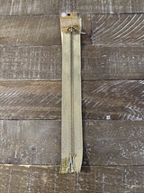Coats And Clark Closed Bottom Metallic Zipper Gold 9” - $275.52 MXN