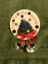 Joy to the World Christmas pin Round Colorful - £5.93 GBP