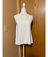 W-5 Ladies Lace trim embellishment Ivory SZ. Small NWT - $420.36 MXN