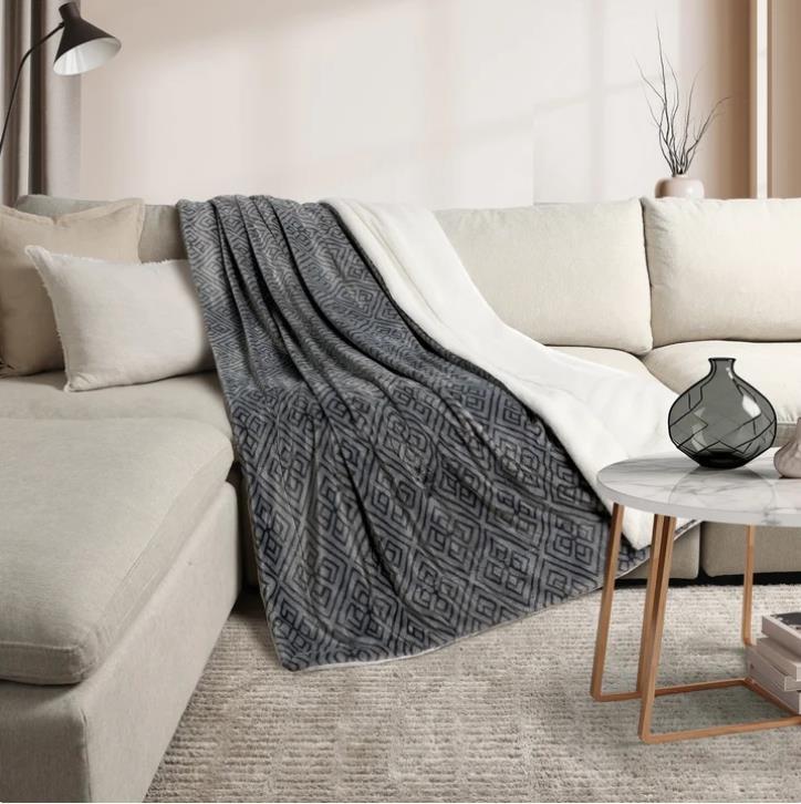 Life Comfort Throw Gray Ivory Velvet Plush Reversible Faux Fur 60" X 70" Soft Item image 2