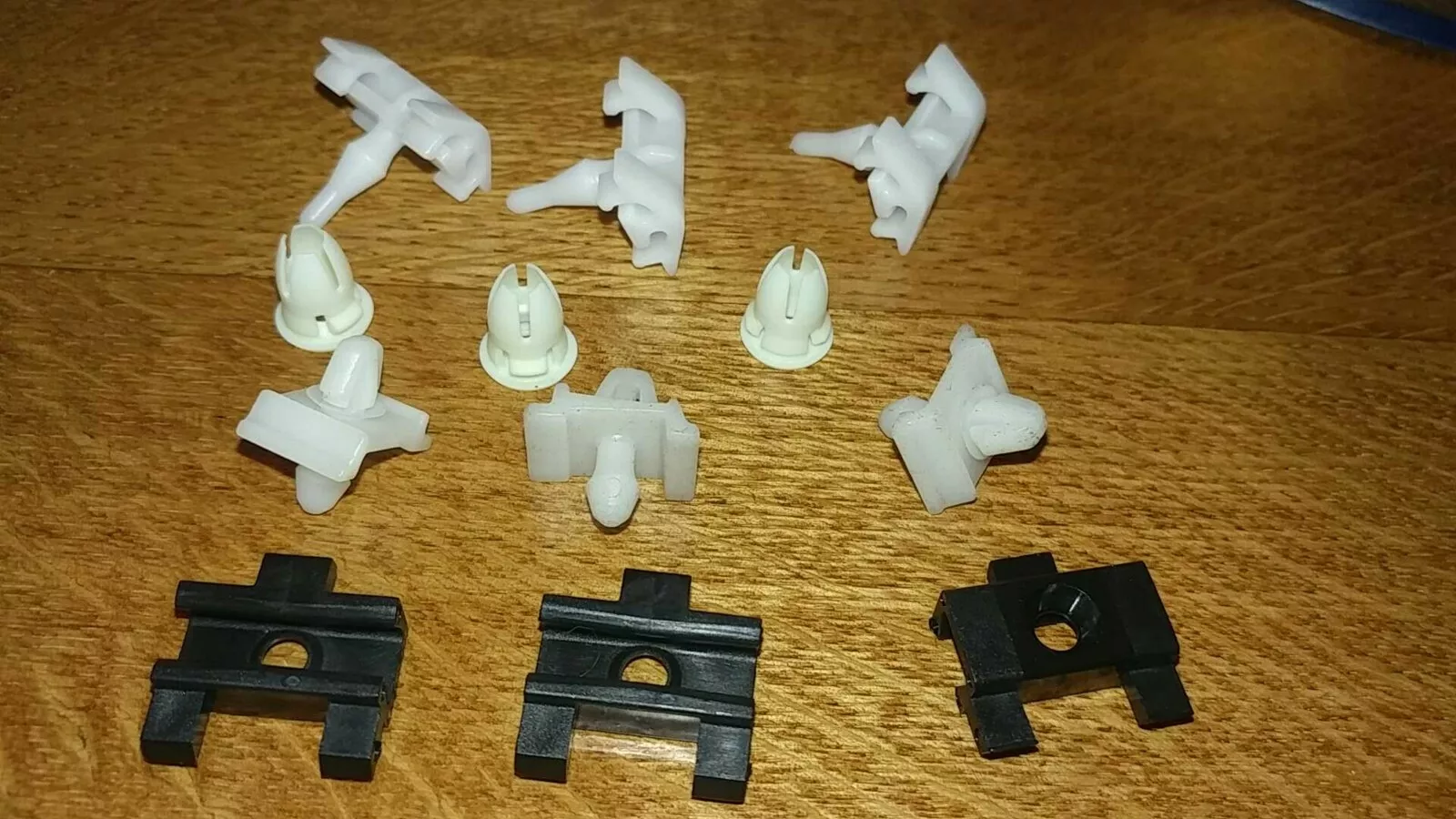 Mercedes W124 Front and Rear fender clips, coupe (12pcs) - $108.61 CAD