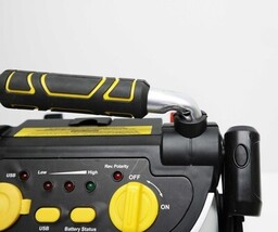 Stanley J5C09 12-Volt Rechargeable Jump Starter ISSUE image 3