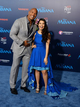 BEAUTIFUL Auli&#39;i Cravalho &amp; DWAYNE THE ROCK JOHNSON 8X10 Photo - £6.72 GBP