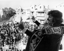 Oliver Reed in The Devils addresses Crowd in Town Square 16x20 Canvas - £55.81 GBP