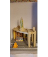 GeoTrax Disney Pixar Cars Ramone&#39;s Body Art Station Railway Stop Fisher ... - $17.00